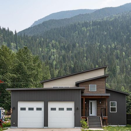 Mountain Dreams - Revelstoke Home Near Rmr Kültér fotó